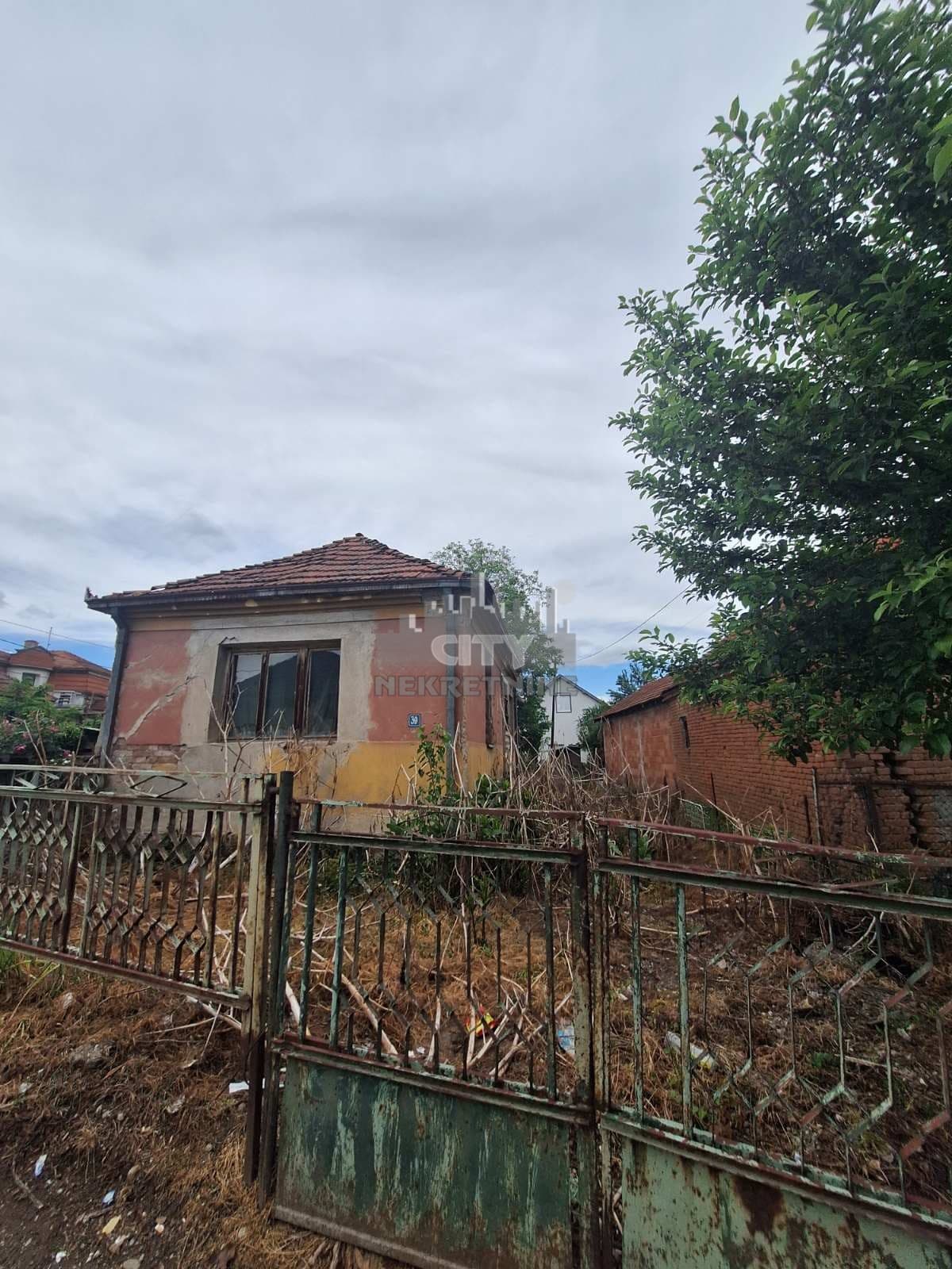 Prodaje se plac u blizini Volana